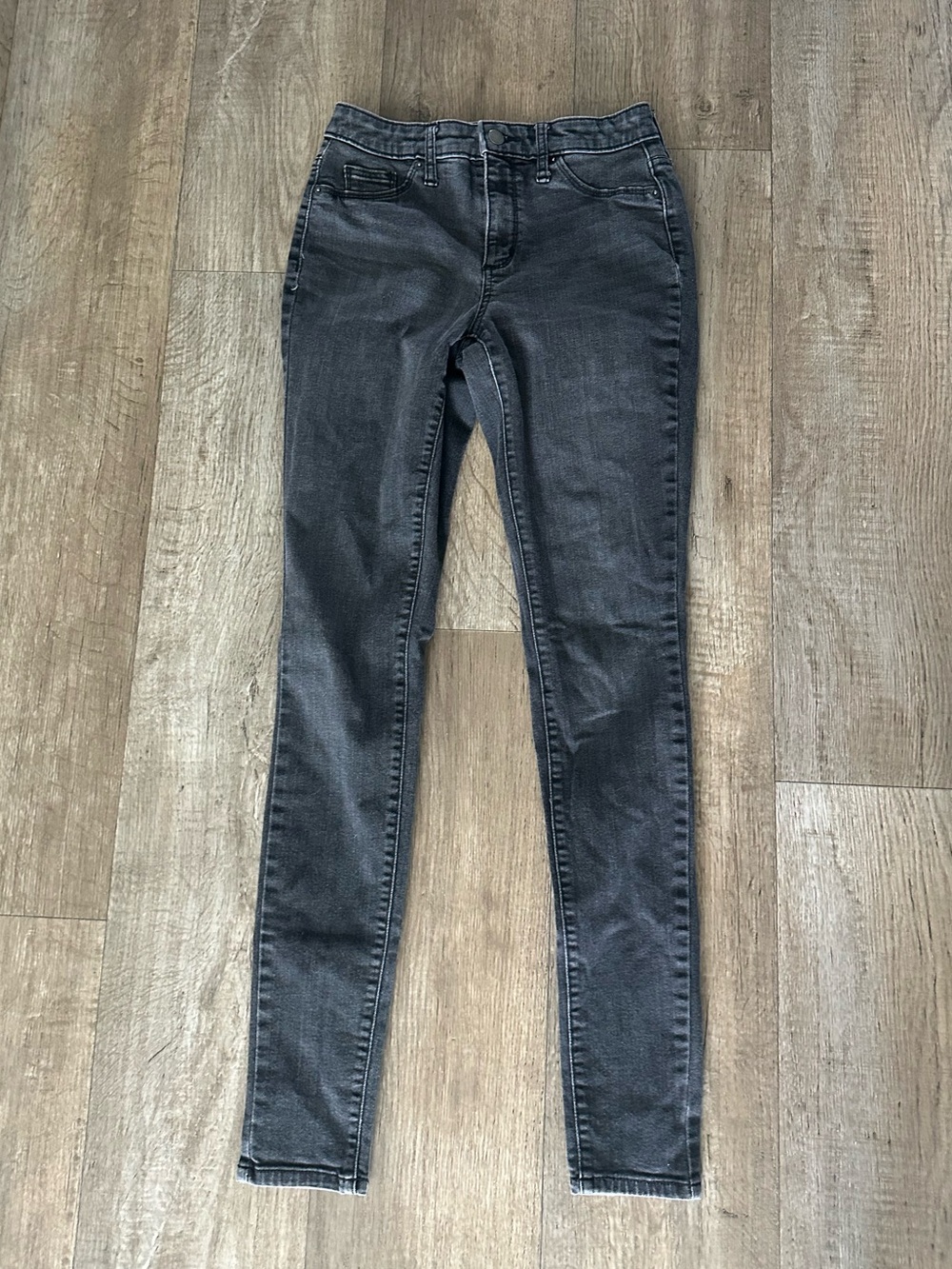 Universal threads black skinny jean size 2